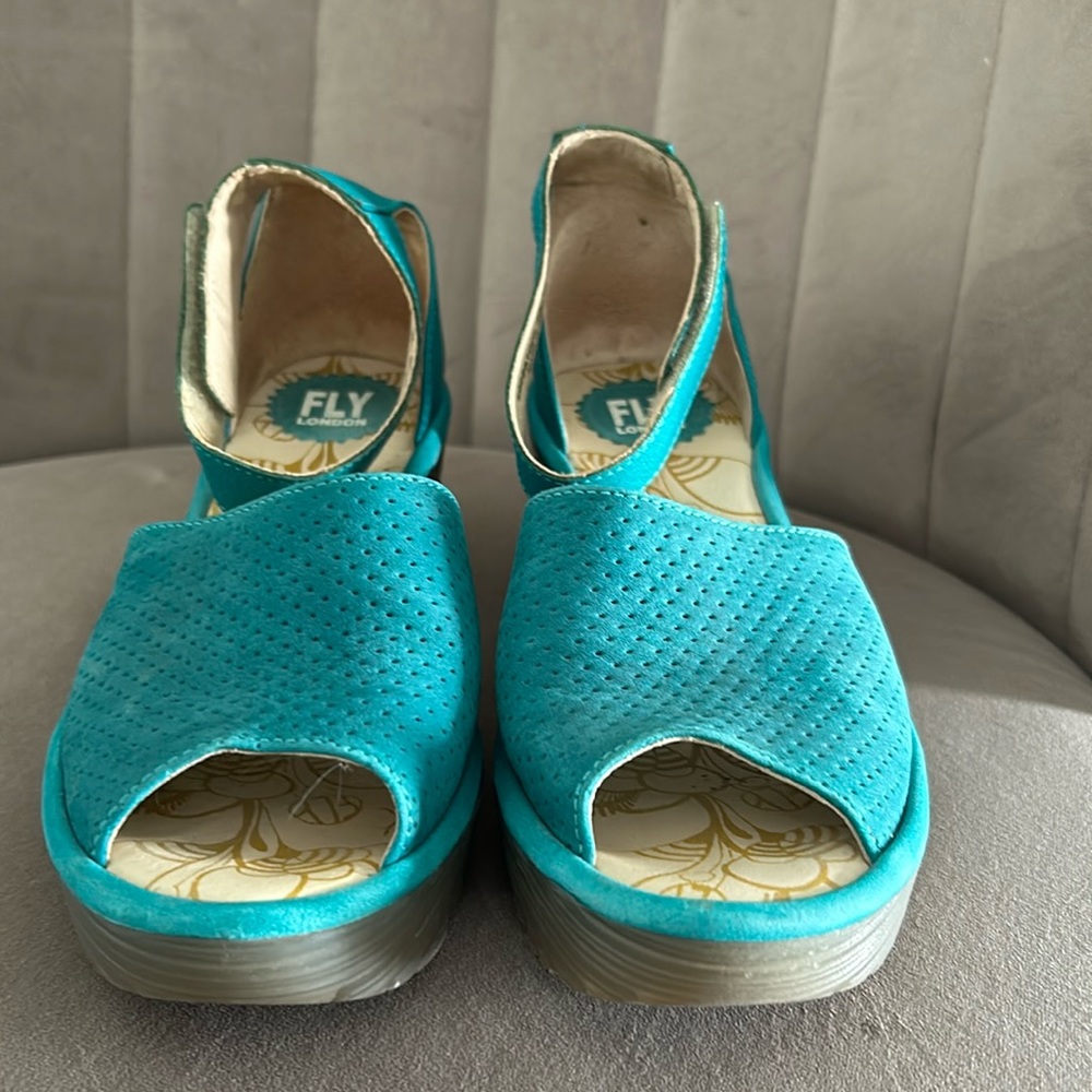 🦋 FLY London Perforated Wedge Yake Sandals Sz 38, Gorgeous Teal Color! Like New